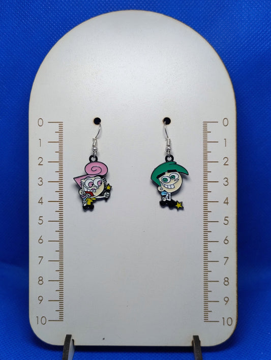 LOS PADRINOS MÁGICOS, PAR DISPAR, COSMO Y WANDA, METAL ESMALTADO, BORDE NEGRO, GANCHOS FANTASÍA PLATEADO