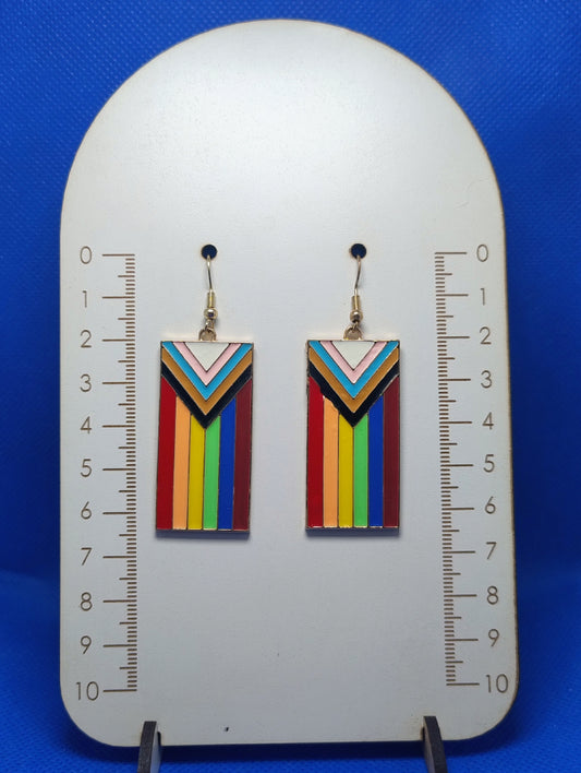 BANDERAS LGBTIQA+ COLGANTES HACIA ABAJO,  METAL ESMALTADO, FANTASÍA DORADO
